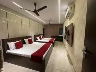 Hotel Highland Inn - 1
