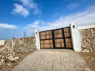 Rustic King Room with Shared Bathroom - 6