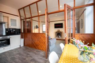 The 2 Bed Haven Perfect For Friends, Family Worker - Gateshead - 2