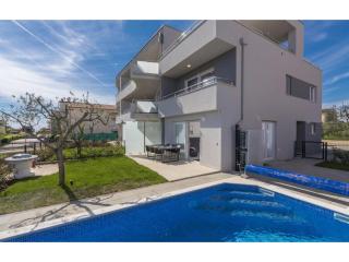Apartment in Novigrad with Sea Views & Pool - 0