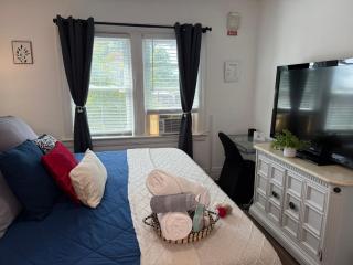 Cozy Private bedrooms Kitchen Wifi - Englewood - 7