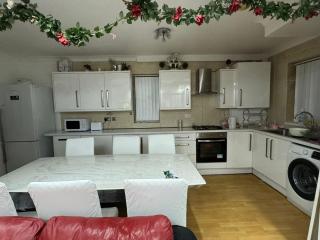 Rainbow house - Killingbeck - 3