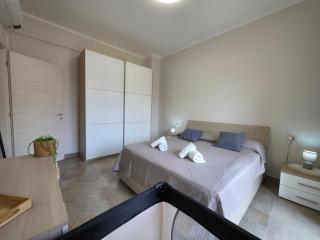 200m from Beach, New Central Apt, AC, WiFi - 3