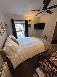 Hoopers Sandy Beach Guest Rooms - Swansea - 4