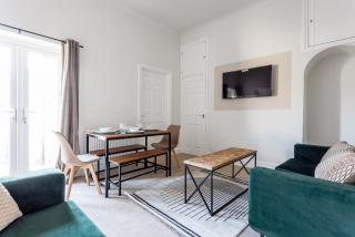 Modern 3-Bed House Free Parking Sleeps 6 - 7