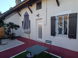 Red carpet - Townhouse, 2 bedrooms, 2 bathrooms - 4