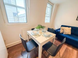 Embankment 2-Bed Flat with AC near Charing Cross, Trafalgar Square, London Eye, Big Ben - 5