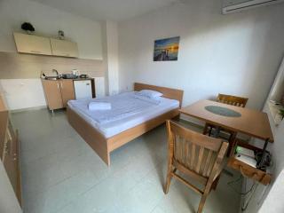 Shenk's apartments - 1