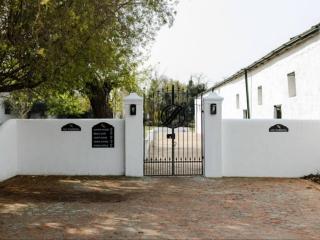 Nooitgedacht Guest Farm Cottages - 2