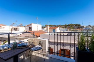 The Storybook Maisonette in Old Town Fairytale Stay with Fortress View - 8