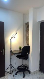 Luxury 1BR Apartment Free Parking & Fast Wi-Fi - 2