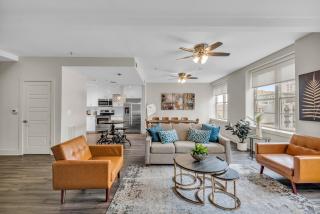 Spacious 4BD Condo, Sleeps 12, Walk to Bourbon St & Superdome - 4