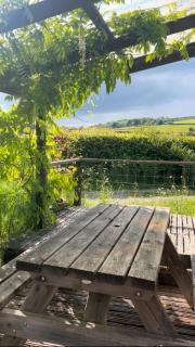 The Deckhouse, cabin with big deck nr Hay-on-Wye - 2