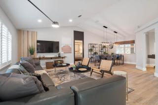 Casa Canal Waterfront Heated Pool & Spa Retreat - 6