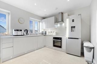 Double Room With Private Bathroom in Chatham - 6