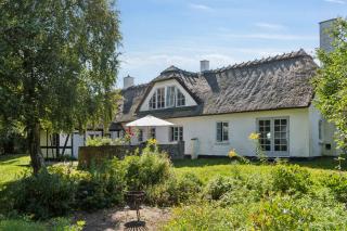 Idyllic Half-Timbered House For 10 Guests - 0