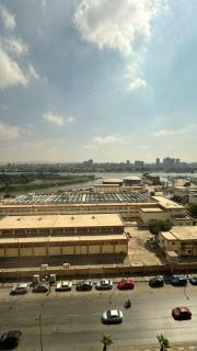 شقة بإطلالة بانورامية علي النيل - 9