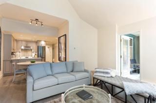 Woodrun Lodge 616 | Stylish Top Floor Ski-In & Out Condo by Upper Village w/ Hot Tub, Pool, Parking - 5