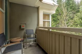 Woodrun Lodge 616 | Stylish Top Floor Ski-In & Out Condo by Upper Village w/ Hot Tub, Pool, Parking - 3