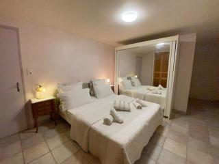 Chambres d'hôtes salles de bain intégrée et entrée privée , parking gratuit - 3