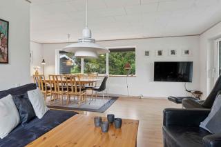 Charming Holiday Home In Marielyst - 4