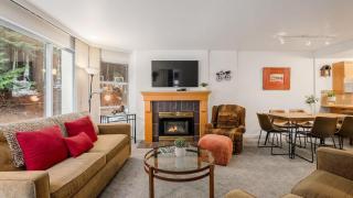 Woodrun Lodge 214 | Ski-in-Ski-Out Condo, Heated Pool, Hot Tub, Gym - 0