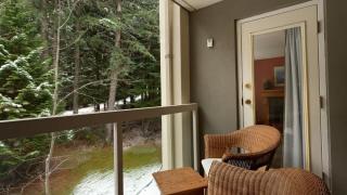 Woodrun Lodge 416 | Family Ski-In Ski-Out Condo, Hot Tub, Heated Pool, Parking & Laundry - 4