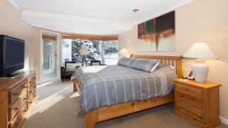 Woodrun Lodge 302 | Large Condo w/ Shared Heated Pool & Large Hot Tub - Whistler - 2