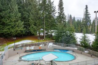 Woodrun Lodge 306 | Budget-friendly Ski-in-Ski-out Condo w/ Heated Pool, Hot Tub, Fireplace - 5