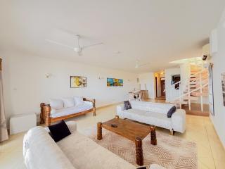 Wincome Beachfront Apartments - 8