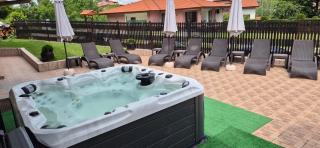 Family Hotel Emaly 2 - 8