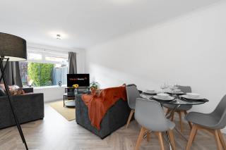 Vacant Nests The Livingston Retreat Wi-Fi - 8