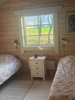 Charming Log Cabin Near Beach And Forest - 8