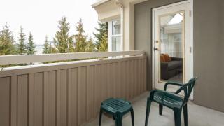 Woodrun Lodge 517 | Large Ski-In Ski-Out Condo by Upper Village w/ Mountain Views & Shared Hot Tub - 2