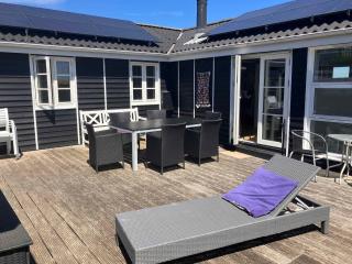 Cozy Holiday Home Just 200 M From Beach - 8