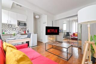 Heart of Paris Studio-2P Invalides Free Netflix - 0