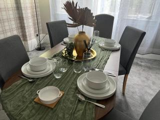 Spacious 7-Bedroom Victorian House - 3