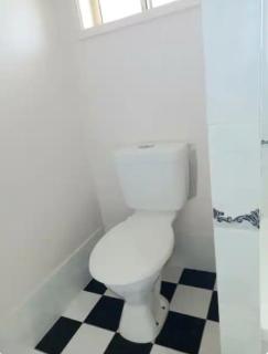 3mins walk to shopping centre city bus airport train station - 6