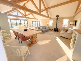 The Cotswold Barn nr Moreton in Marsh - 2