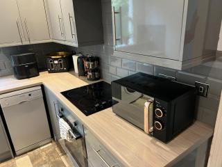 Spacious 7-Bedroom Victorian House - 6