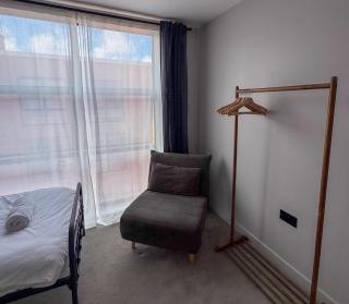 Stylish 2 Bed Apartment Jewellery Quarter - 6