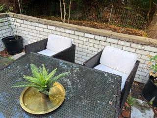 Spacious 7-Bedroom Victorian House - 5