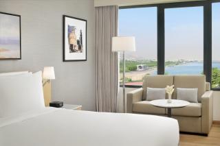 Crowne Plaza Muscat by IHG - Maskat - 2