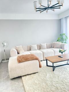 Narari 2 Bedroom, Facing Nairobi National Park, 10 mins to JKIA Airport with Gym & Pool Available - 2