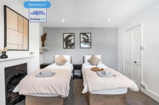 Luxury Apartment By Azzurri Properties Short Lets & Serviced Accommodation Birghton With King Size Zip Link Beds and Small Balcony - 5