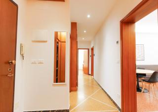 Large Apartment with Balcony - 2 Bedrooms - 6