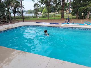 Spacious 4BR Home w Pool • Family Friendly - 7