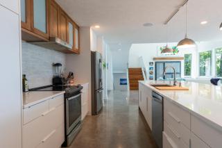 Old Mission Peninsula Luxury on West Bay - 3