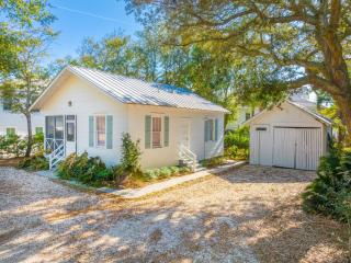 Shirley Road Cottage by Tybee Cottages - 5
