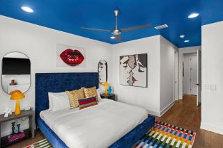 2 Adjacent Gem Great for Big Groups 8th Ave S - 9